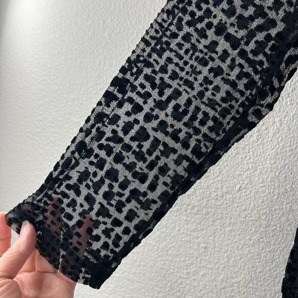 Alfani Geometric Black Tunic Top Semi Sheer Sleeve & Hem Size M - Picture 6 of 10